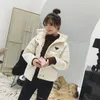 Designer Femmes en manteau veste en bas de veste automne et hiver à capuche de luxe chaude marque de luxe avec la même parka moyenne moyenne légère chaude