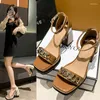 Sandalen Xiaozhong slip-on dames lente 2024 stijl dikke hiel open teen sexy ketting casual high