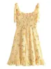 Vestidos casuais 2024 retro francês amarelo flor xadrez impressão mini vestido sexy mulheres orelha de madeira babados hem maré arco cinta sling feriado robe