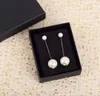 2022 Boucle d'oreille de charme de qualité supérieure avec des perles de coquille de nature pour les femmes cadeau de bijoux de mariage ont une boîte de timbre double boule PS71695529880