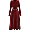 Casual Kleider MoaaYina Herbst Mode Designer Schwarz Vintage Samt Kleid Frauen O Neck Perlen Hohe Taille Urlaub Party A-LINE Schlank midi