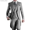 Męskie garnitury Blazers Grey Wedding Men Men Patel 3 -częściowy Tuxedo na formalne bal maturalne garnitury mody z spodniami kamizelka Q230103