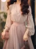 Рабочие платья Женская рубашка-юбка из двух частей Осенний стиль Модный костюм Рубашки с v-образным вырезом Эластичные юбки-миди Розовый шифон Элегантная одежда