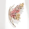 Broszki wysokiej jakości lśniące kryształowy motyl dla kobiet luksusowy design owad broszka akcesoria