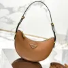 Mirror quality Womens triangle Underarm half moon bag Tote mens pochette leather crescent Luxurys Designer bag strap Fashion mini Crossbody handbag shoulder Bags