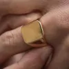 Men Club Pinky Signet Ring utsmyckat rostfritt stål Band Classic Anillos Gold Tone Manliga smycken Masculino Bijoux236K