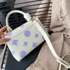 Luis Viton Flowers Lvse LouiseviUeUtion Louisvuiotton Designer 24fw Femmes Tapes Luxury Sacs Shouder Flip Cover Lock Handsbag Crossbody Hands Handsbags Original Dust Original