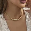 Collier ras du cou créatif à Texture dorée pour femmes, Design de Niche polyvalent, cadeau de fête d'anniversaire pour femmes, bijoux vente en gros directe