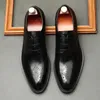 Skor klänning klassiska män äkta affärsläder oxford pekade tå mode snörning högkvalitativ kontor bröllop formell sko man 240102 958
