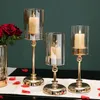 Portacandele in metallo classico di lusso Candeliere dorato vintage Decorazione domestica per portacandele in cristallo per candelabri nuziali 240103