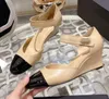 Sandales à talons hauts pour femmes Pantoufles compensées en cuir de mode d'été Chaussures de fête sexy Chaussures en cuir de créateur de haute qualité à talons hauts