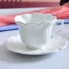 Tasses Tasse en porcelaine d'os européen Cadeau créatif Ensemble d'assiettes à café en céramique blanche pure