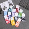 Herrensocken Hip-Hop Tie-Dye Middle Tube Umfassende bequeme Sportarten für Männer Frauen Harajuku-Stil Happy Casual