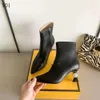 Botas de Australia Botas Martin Botas de tacón alto Zapatos de mujer Tacones esféricos de lujo Diseñador de moda Botas de invierno con punta estrecha de cuero negro