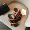 2024 New Designer Slippers womans favorite brown fluffy teddy bear Slipper lady fashion Slides Baguette Shoes men Fall winter gladiator sandals tazz flop house shoe