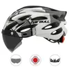 Casque de sécurité de cyclisme ultraléger, moto d'extérieur, feu arrière de vélo, visière à lentille amovible, casque de vélo de route de montagne 240102