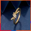 Pierścienie biżuteria v złota
