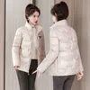 Tasarımcı Kadınlar Ceketli Ceket Kış Sıcak Çıkarılabilir Lüks Marka Rozeti Kadın Açık Mekan Fermuar Tasarımı Üç Boyutlu Desen