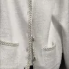Eleganter Oneck-Einreiher mit Perlenknöpfen und Taschenstrickpullover, koreanische Mode, lockere Hit-Farbe, Nachahmung von Nerzsamt, 240103