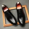 Scarpe vestito classico uomini in pelle vera e propria oxford punta di punta allaccia in pizzo di alta qualità da ufficio per matrimoni maschio formale 240102 958