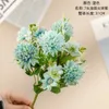 Dekorative Blumen Künstliche Einrichtung Braut hält gefälschte 7-köpfige Chrysantheme Home DIY Weihnachtshochzeitsdekoration