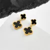 Boucles d'oreilles trèfle à quatre feuilles en acier titane pour femmes, boucles d'oreilles à pampilles simples à la mode et élégantes, cadeau de saint valentin