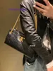 Luxur Designer Tygväskor Celins onlinebutik Arc de Black Plated Hardware Chain Underarm Bag 2024 Ny explosiv mönsterolja med riktig logotyp