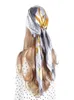 Sciarpe Sciarpa di seta Primavera ed estate Nuovo stile Accessori Foulard Bandana in raso Cheveux Collo Foulard Hijab Designer J2209076091213