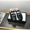 Tasarımcı Sandalet Katırları Yarım terlik deri sıradan ayakkabılar kadın loafers yarım drag princetown metal cowhide 35-41