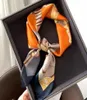 sjaal designer damessjaal Zijdeachtige sjaals Modepatroon Grote vierkante satijnen hoofddoek Hoofdtooi Strepen Bloemen Polka Dot Letter9473264
