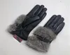 2021 Nieuwe dames lederen handschoenen Winter fietsen warm konijnenhaar mode outdoor touchscreen lederen handschoenen9868319
