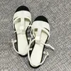 Сандалии белого цвета, лето 2024, женские черные туфли на низком каблуке, женская обувь, уличная обувь с пряжками, удобная и элегантная