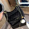 20 / 25cm Velours Femmes Designer Corne Hobo Sac Or Coin Charme Métal Matériel Matelasse Chaîne Rose / Noir Diamant Treillis Luxe Bourse Doux Épaule Cross Body Sac À Main