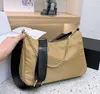 Bolsos de hombro tipo cubeta de nailon para mujer, bandolera con cadena, monederos con letras de Metal, bolsos de mensajero para mujer, moda de diseñador