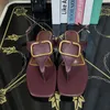 Limitados de chinelos femininos Top Sandals de designer de luxo verão Sapatos clássicos de plataforma nova calfskin chinelos de lascas ao ar livre sapatos de praia não deslizantes 42