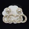 Collezione di orecchini Classico versatile Moda Semplici orecchini di perle e borchie Gioielli di design