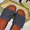 2024 Nya mode Sandaler Kvinnaplattform Slides Designer Summer Casual Shoe Slide Beach Leather Slippers Indoor Canvas Shoes Mens Sandal Travel Slipper Anti Slip Box