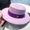 Berets ملونة حزام مسطح أعلى Fedora الأنيقة على الطراز الفرنسي حساسة قبعة بنما رجعية حلوة 2024 الإضافات