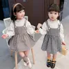 Set di abbigliamento 2024 Primavera Bambini Vestiti per ragazza Baby Outfit T-shirt Top Plaid Sstrap Abito per bambini Ragazze Compleanno