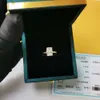 Risultati dei gioielli dell'anello di fidanzamento di Moissanite con taglio schiacciato di ghiaccio radiante in oro massiccio 14K fatto a mano personalizzato 3CT