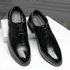 Männer Oxfords Schuhe Britische Schwarz Blau Schuhe Handgefertigte Bequeme Formelle Kleidung Männer Flache Schnürschuhe Bullock Business Schuhe hjm7 240102