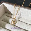 Pendant Necklace Tie Home Collar Chain Designer Jewelry TifannisSM T Family 2024 New Cross Shaped V Gold Diamond for Womens Light Luxury Kore har originallåda