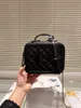 Caja de caviar bolsa de maquillaje mujer Moda Compras Satchels Bolsas de hombro Hangbags Bolsas de mensajero cruzadas de cuero genuino Totes Monederos de lujo Maletín billetera negro