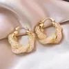 Hoop kolczyki Koreańska biżuteria mody 14K złota pokręcona skręcona siatka Crystal luksusowe akcesoria imprezowe dla kobiet