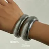 Ringe Gold plattiert Titanstahl Armband Vintage Elastic Gypsy Polishing Armreifen für Frauen Mädchen Mode -Ästhetikschmuck