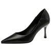 Chaussures habillées noires 7 cm talon haut femmes fines pointues grande taille 41 42 43 talons