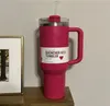 АКЦИИ В США Cosmo Pink Quencher H2.0 Логотип Совместные кружки на 40 унций с ручкой Изолированные стаканы с крышкой Соломенная чашка из нержавеющей стали для кофе Чашка ко Дню святого Валентина