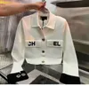 2024SS Designer Women's Jackets Top Quality Lapel Polo Fashion Bröstficka Slim Fit White Embroidery Tryckt Metal Buckle Sticked Long-Sleeved Cardigan Jackets577