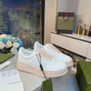 2024 New Color Men Designer Women Shicen Sole Biscuit Shoes Embroidery Bee Printed White Belt Beige Canvas Classic Disual Size 35-45