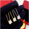 Designer Necklace High sense fashion light luxury bull head single diamond necklace net red four claws one diamond pendant diamond clavicle chain